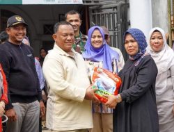 Masyarakat Yang Terdampak Banjir, Pemkab Kampar Salurkan Bantuan
