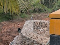 Bangun Bronjong, Upaya PUPR Riau Untuk Tangani Jalan Amblas