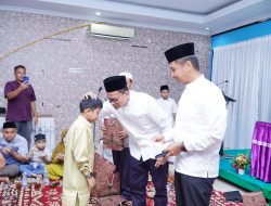 Plh Sekda Kampar Bersama IKAMKJ Serahkan Santunan Anak Yatim Sekaligus Buka Bersama di Resto Stanum Bangkinang
