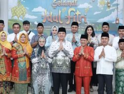 Hari Pertama Lebaran Idul Fitri, Pj Bupati Kampar Silaturahmi ke Forkopimda Riau