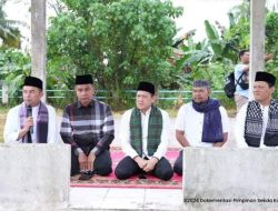 Pj Bupati Kampar Ziarah Kubur di Desa Pulau Lawas Dalam Rangka Hari Raya Enam