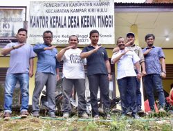 Peduli Siaga Bencana, Pj Sekda Kampar Salurkan Bantuan Sembako Di Desa Kebun Tinggi