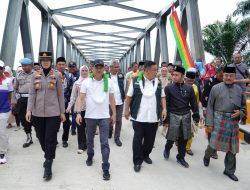 Demi Kemajuan Daerah, Pj Bupati Bersama Sekdaprov Resmikan Jembatan Limau Manis