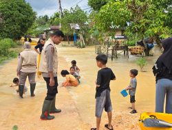 Tim Trauma Healing Polda Riau Berikan Dukungan Psikologi untuk Anak-anak Korban Banjir di Gunung Sahilan