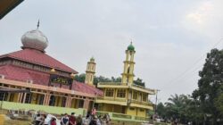 Ikuti Ayo Onam, Bupati Kampar Ziarahi 15 Makam, Tutup dengan Salat Berjamaah dan Makan Bajambau