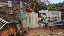 Angin Puting Beliung Terjang Kampar, Warung Sate di Padang Mutung Rusak Parah